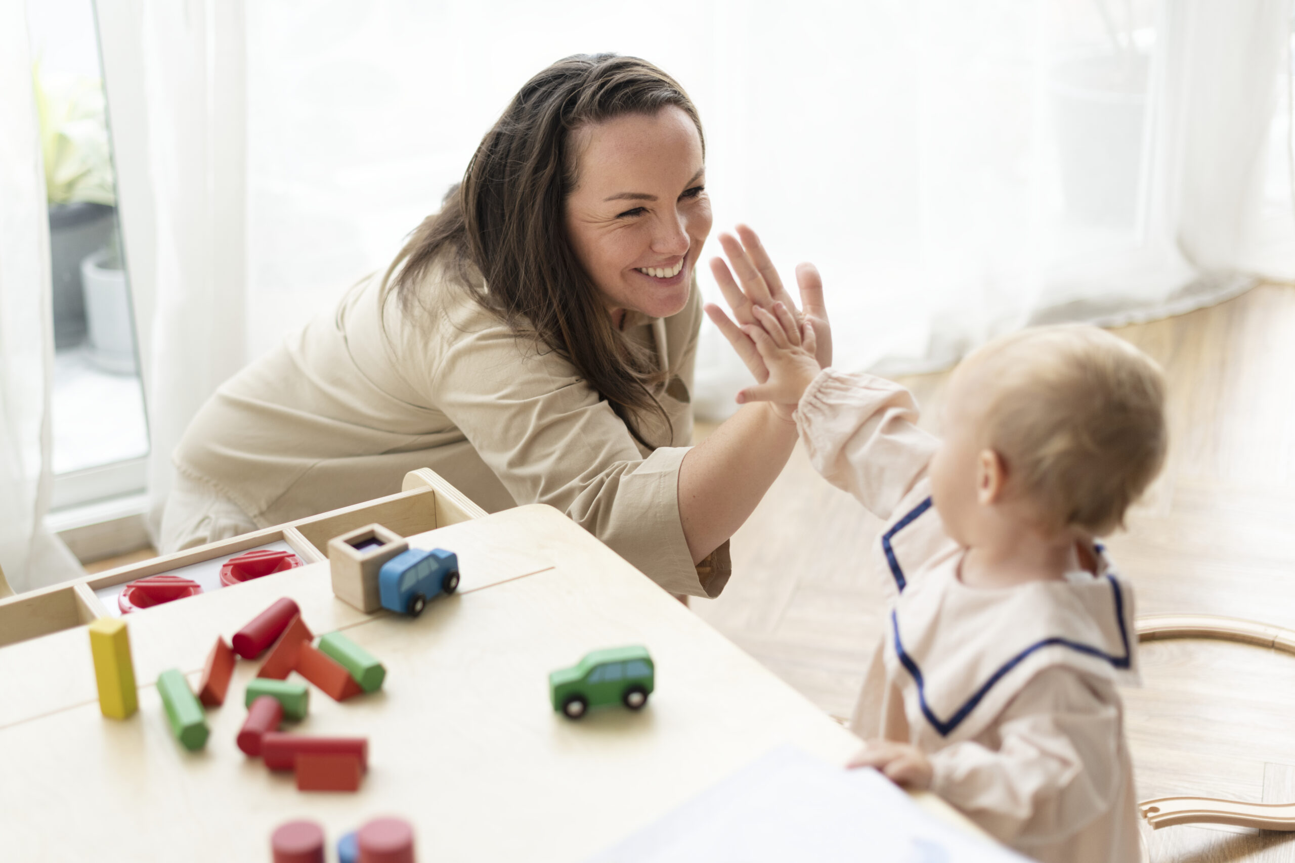 Zo maak je het wennen en afscheid nemen op de kinderopvang makkelijker